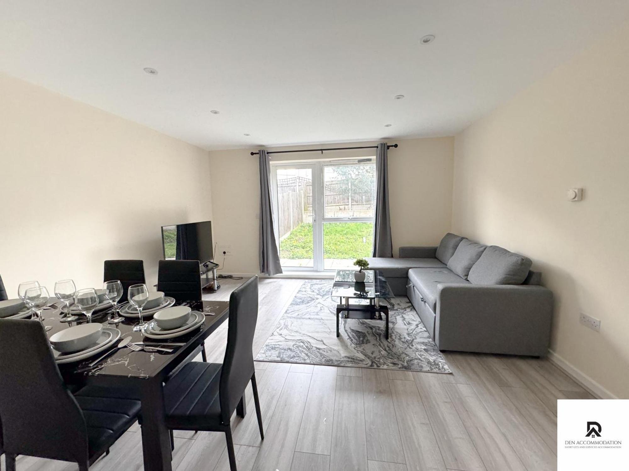 Newly Launched Two Bedroom House By Den Accommodation Short Lets & Serviced Accommodation With Garden Londyn Zewnętrze zdjęcie